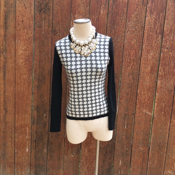 Banana Republic Sweaters - •Banana Republic• Fitted Crew Neck Sweater